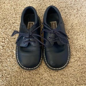 Boys Navy L’amour dress shoes size 10
